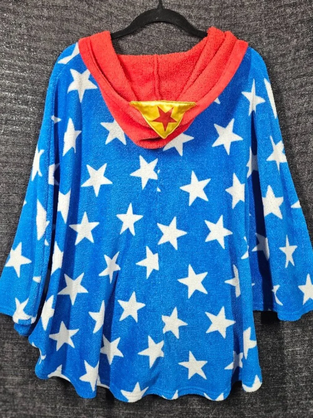 Wonder Woman Girls Hooded Bathrobe Poncho Size One Size Fits Most